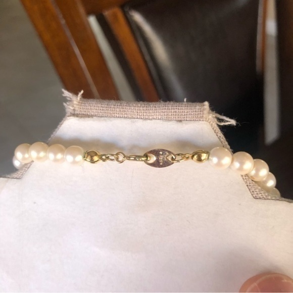 Vintage Signed Avon Faux Pearl Necklace - Picture 4 of 5